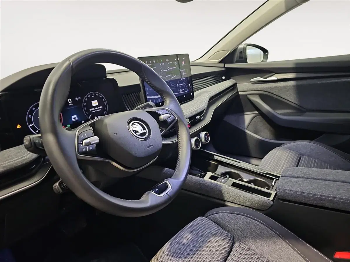 Skoda Superb usata a Lecco (11)