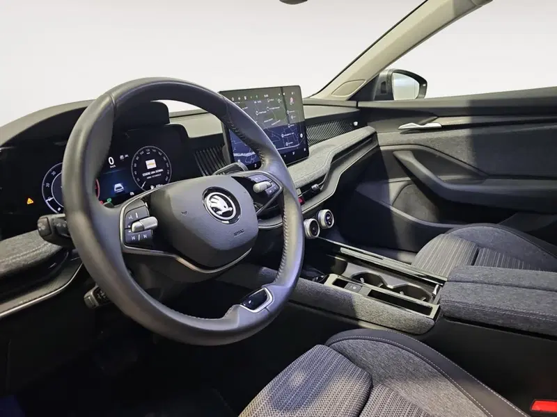 Skoda Superb usata a Lecco (11)
