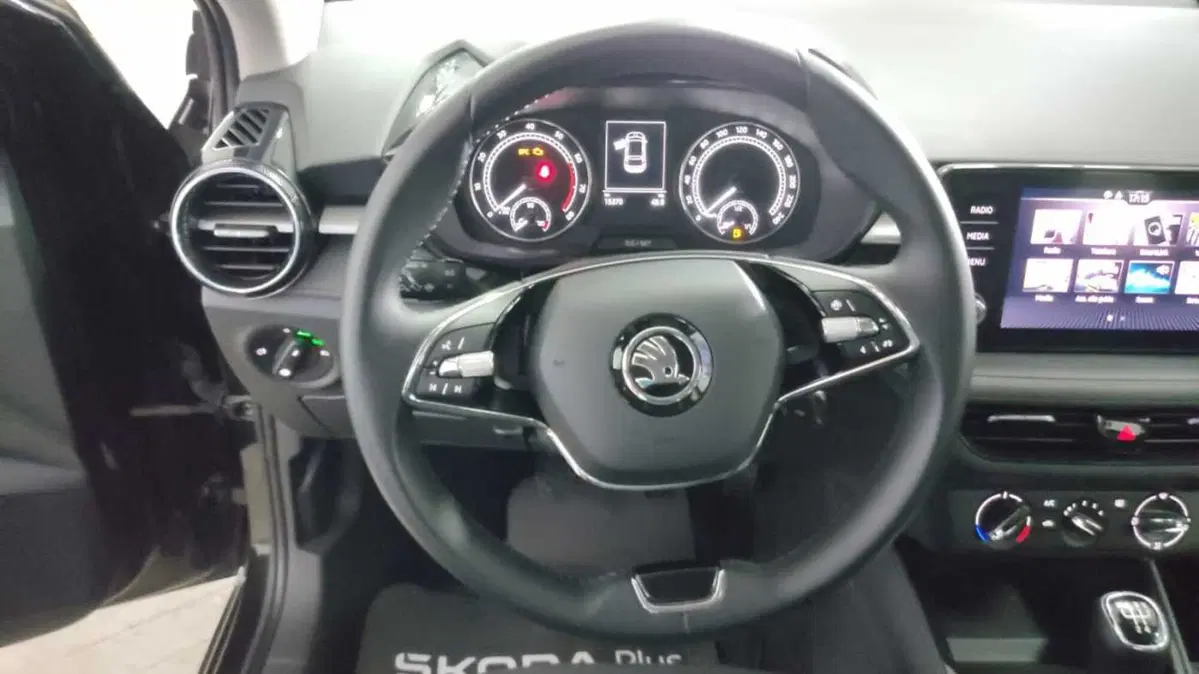 Skoda Fabia usata a Taranto (12)