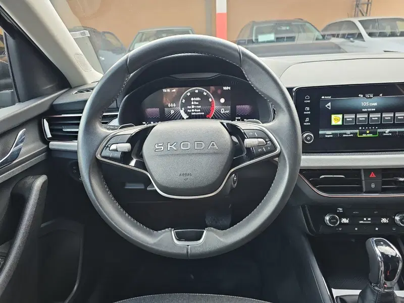 Skoda Scala nuova a Lecco (11)