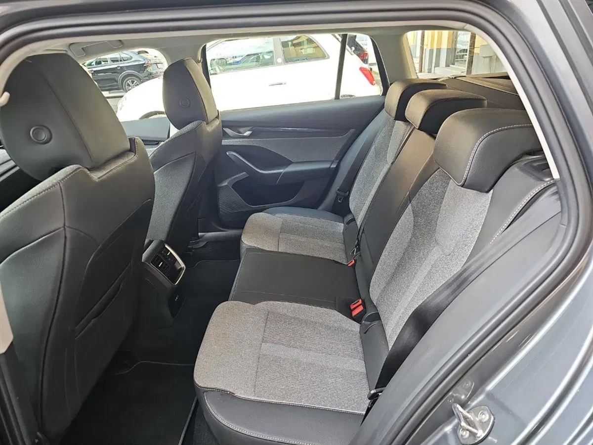 Skoda Octavia Station Wagon usata a Lecco (10)