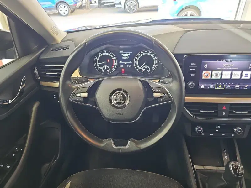 Skoda Kamiq usata a Lecco (9)