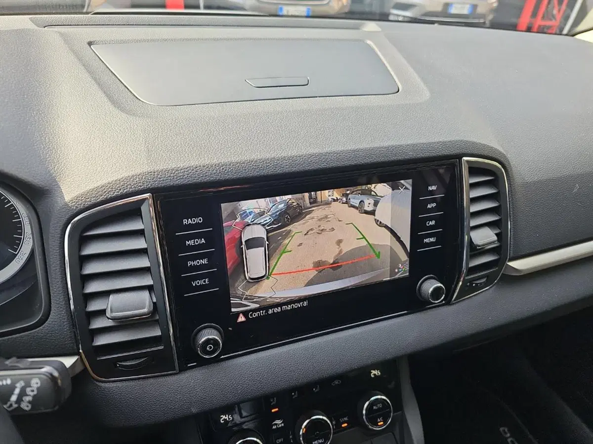 Skoda Karoq usata a Lecco (14)