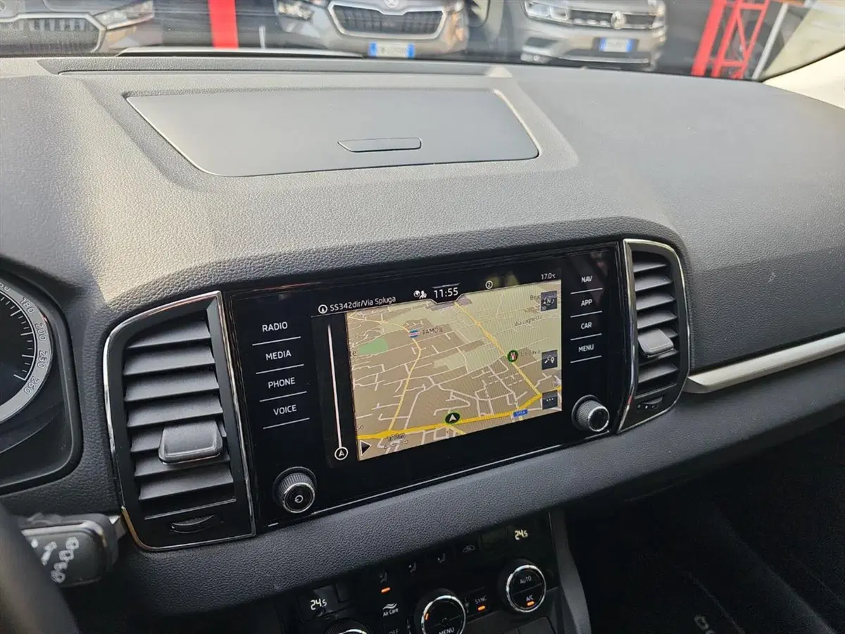 Skoda Karoq usata a Lecco (16)