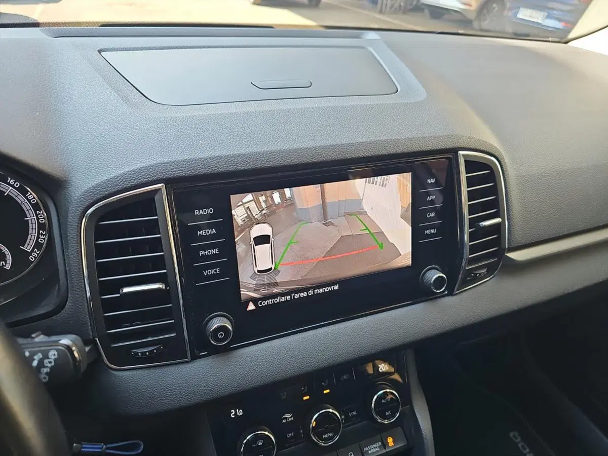 Skoda Karoq usata a Lecco (13)