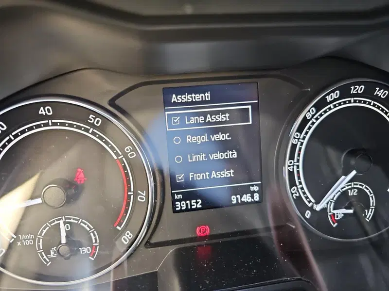 Skoda Kamiq usata a Lecco (15)