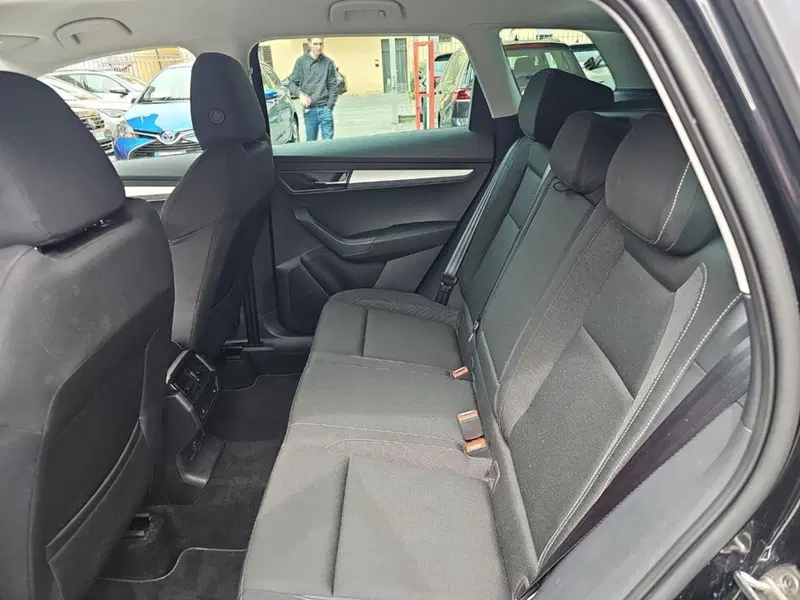 Skoda Karoq usata a Lecco (12)