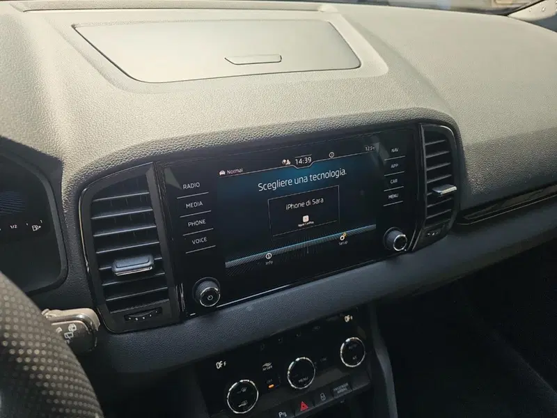 Skoda Karoq usata a Lecco (15)