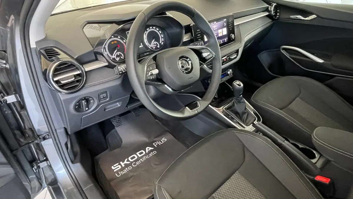 Skoda Fabia usata a Taranto (14)