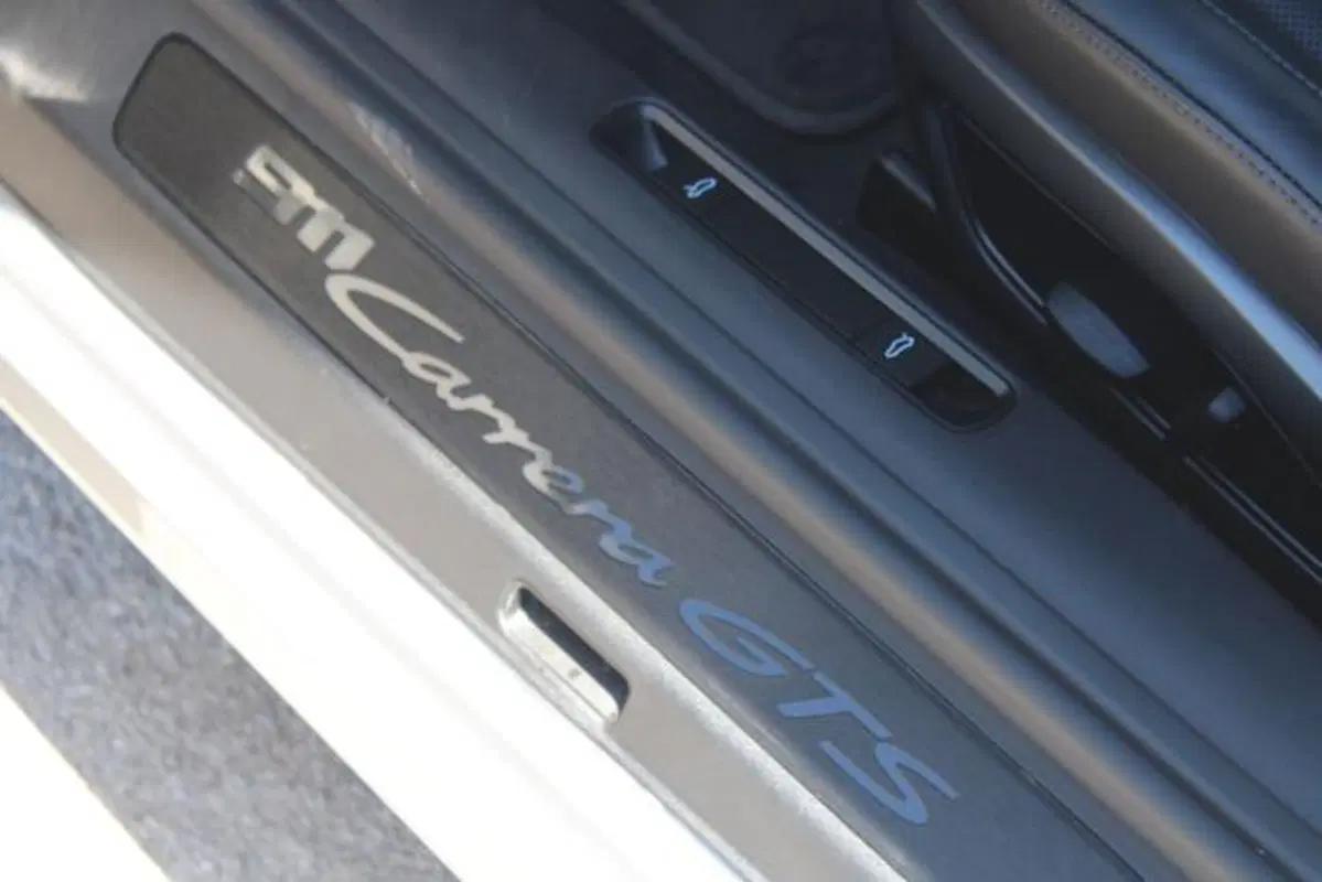 Porsche 911 Cabrio usata a Lecce (11)