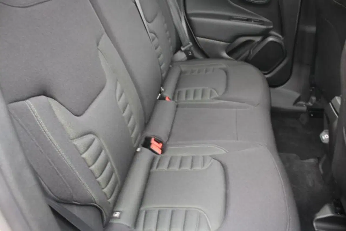 Jeep Renegade nuova a Lecce (10)