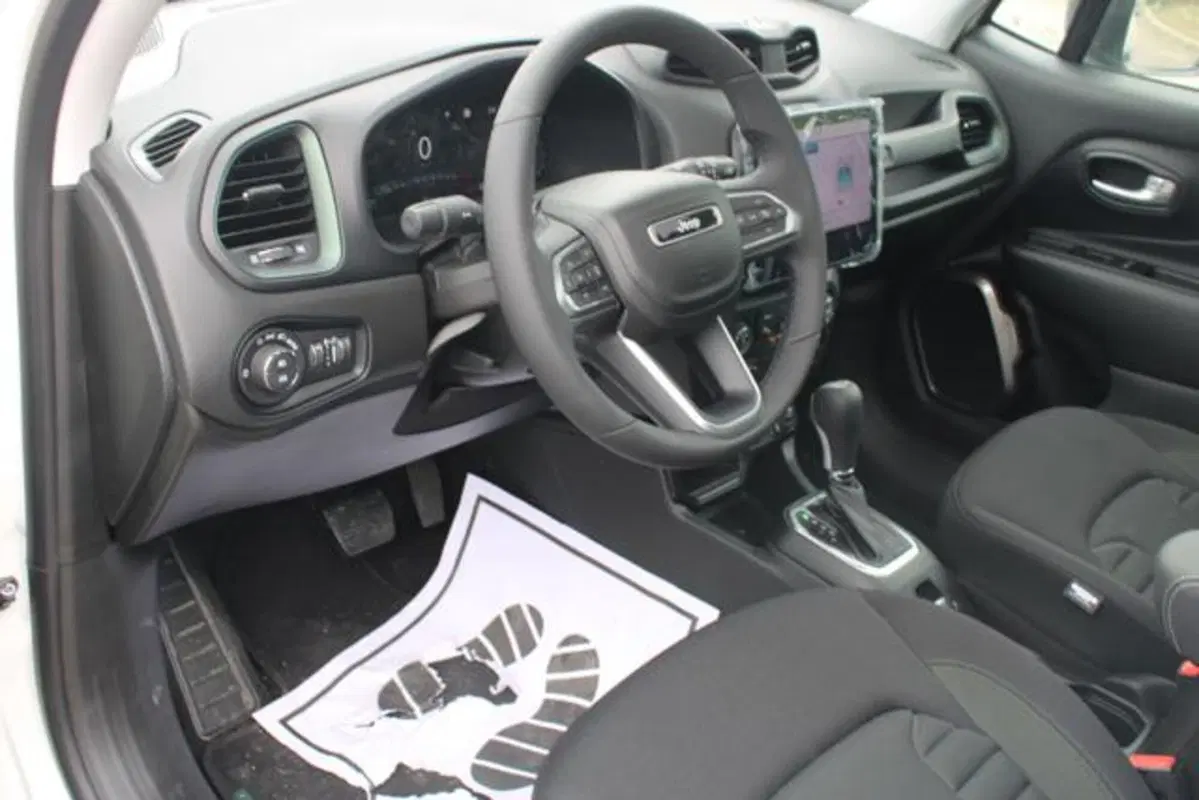 Jeep Renegade nuova a Lecce (14)
