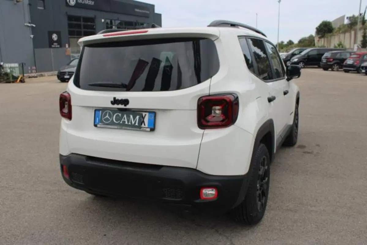 Jeep Renegade nuova a Lecce (4)