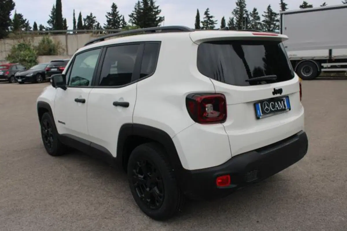 Jeep Renegade nuova a Lecce (5)
