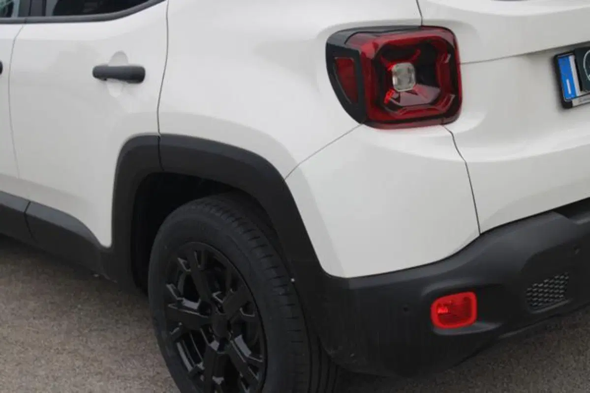 Jeep Renegade nuova a Lecce (6)
