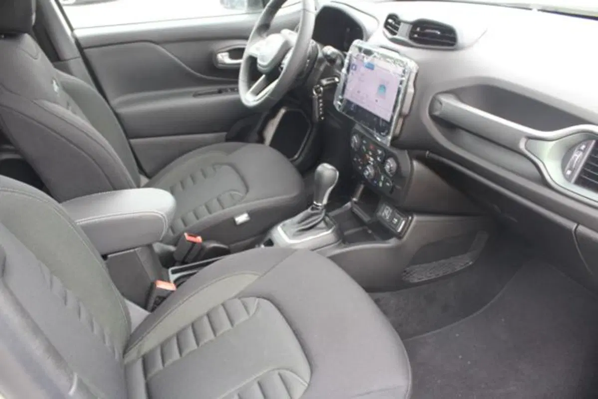 Jeep Renegade nuova a Lecce (9)