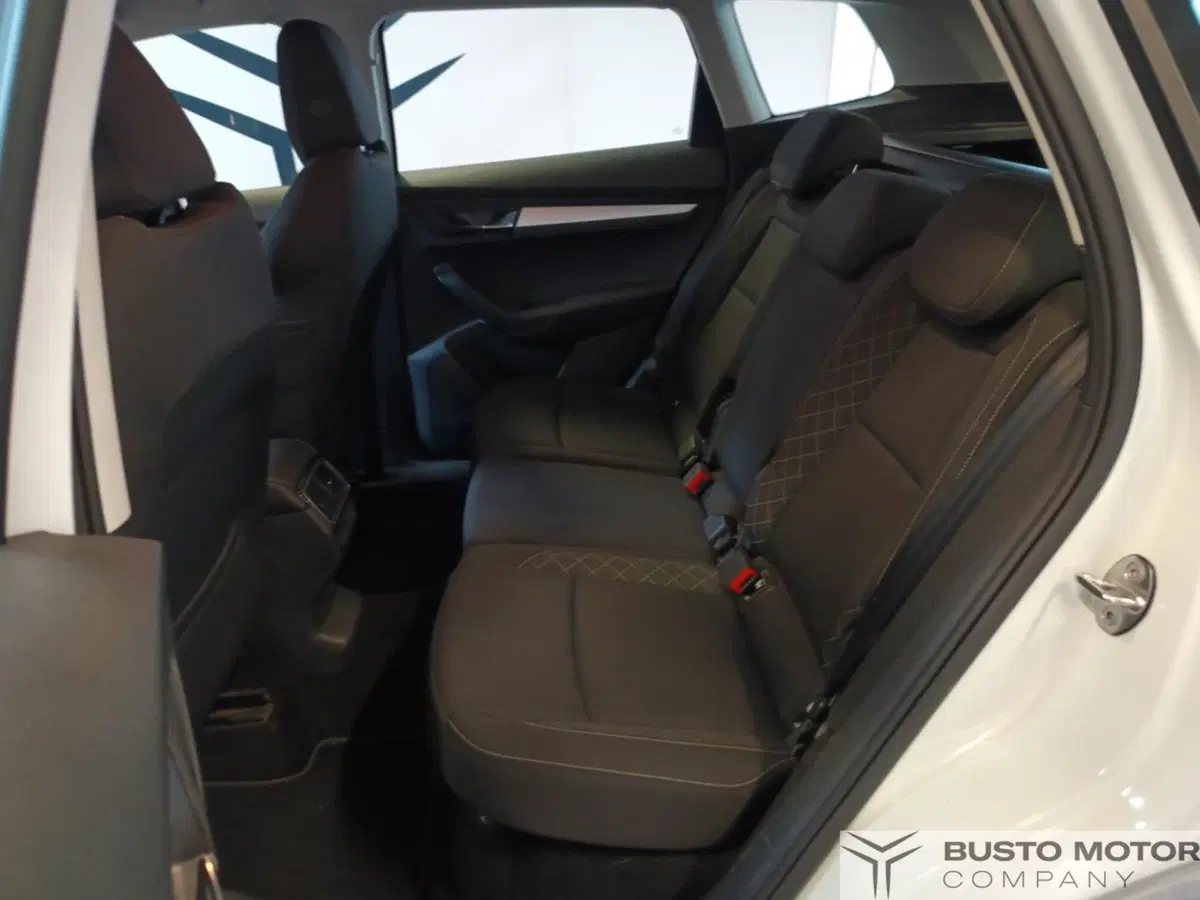 Skoda Karoq usata a Varese (9)
