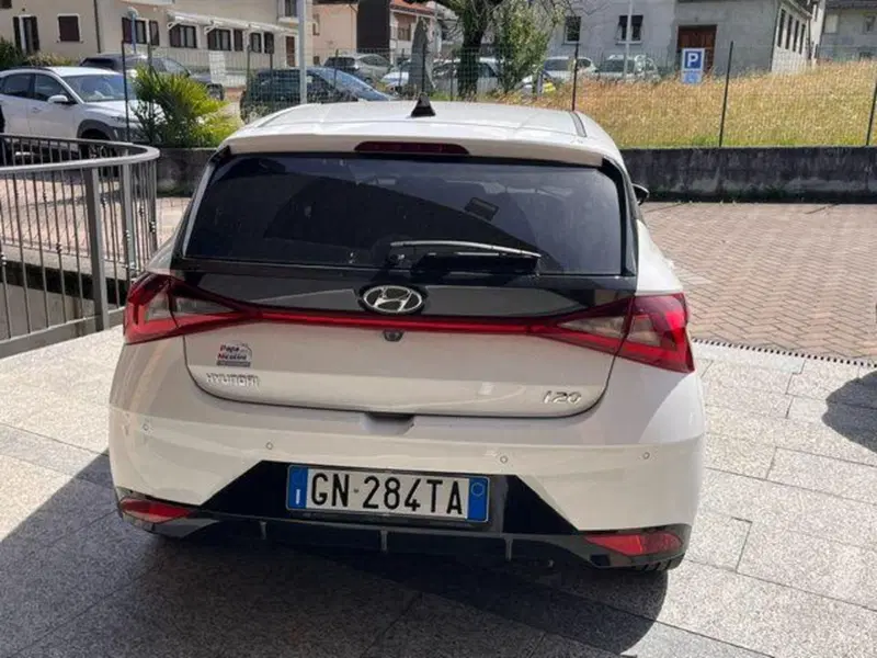 Hyundai i20 usata a Verbano Cusio Ossola (9)