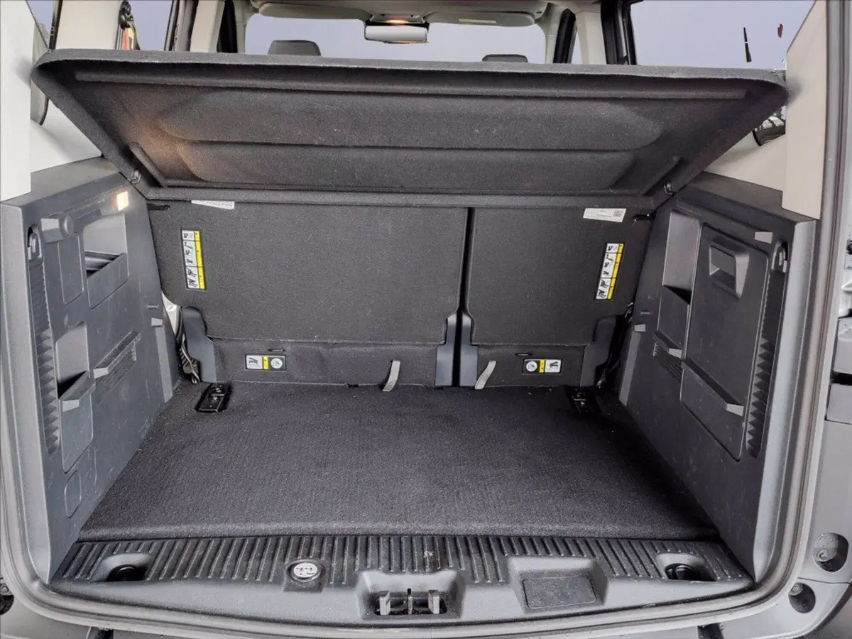 Ford Tourneo Courier usata a Milano (14)