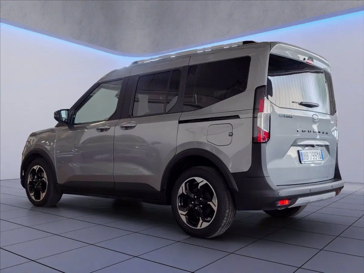 Ford Tourneo Courier usata a Milano (5)