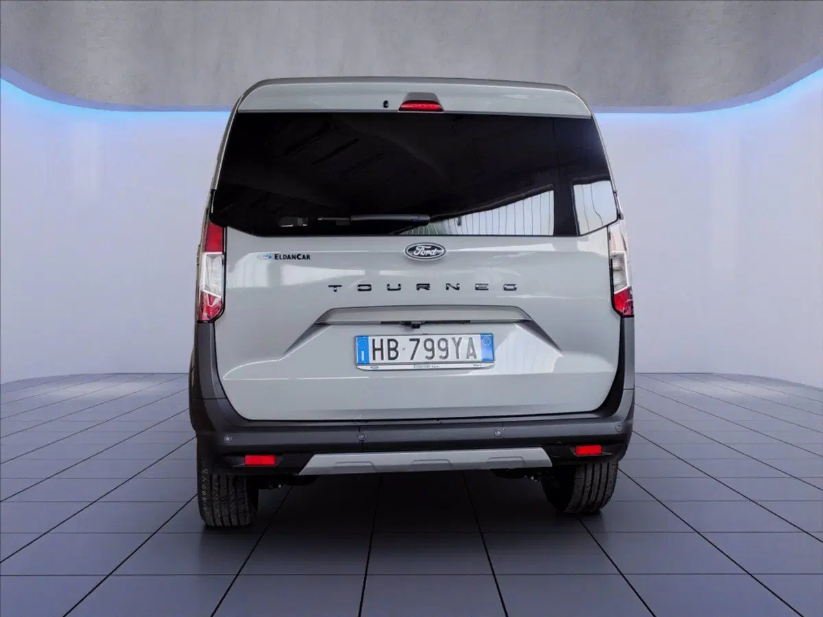 Ford Tourneo Courier usata a Milano (6)