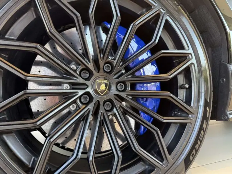 Lamborghini Urus usata a Torino (4)