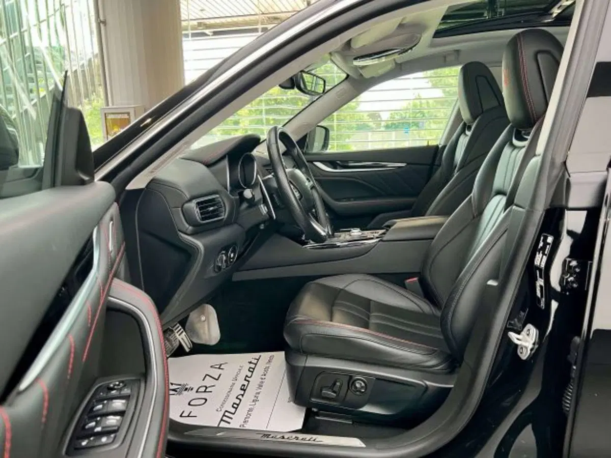 Maserati Levante usata a Torino (10)