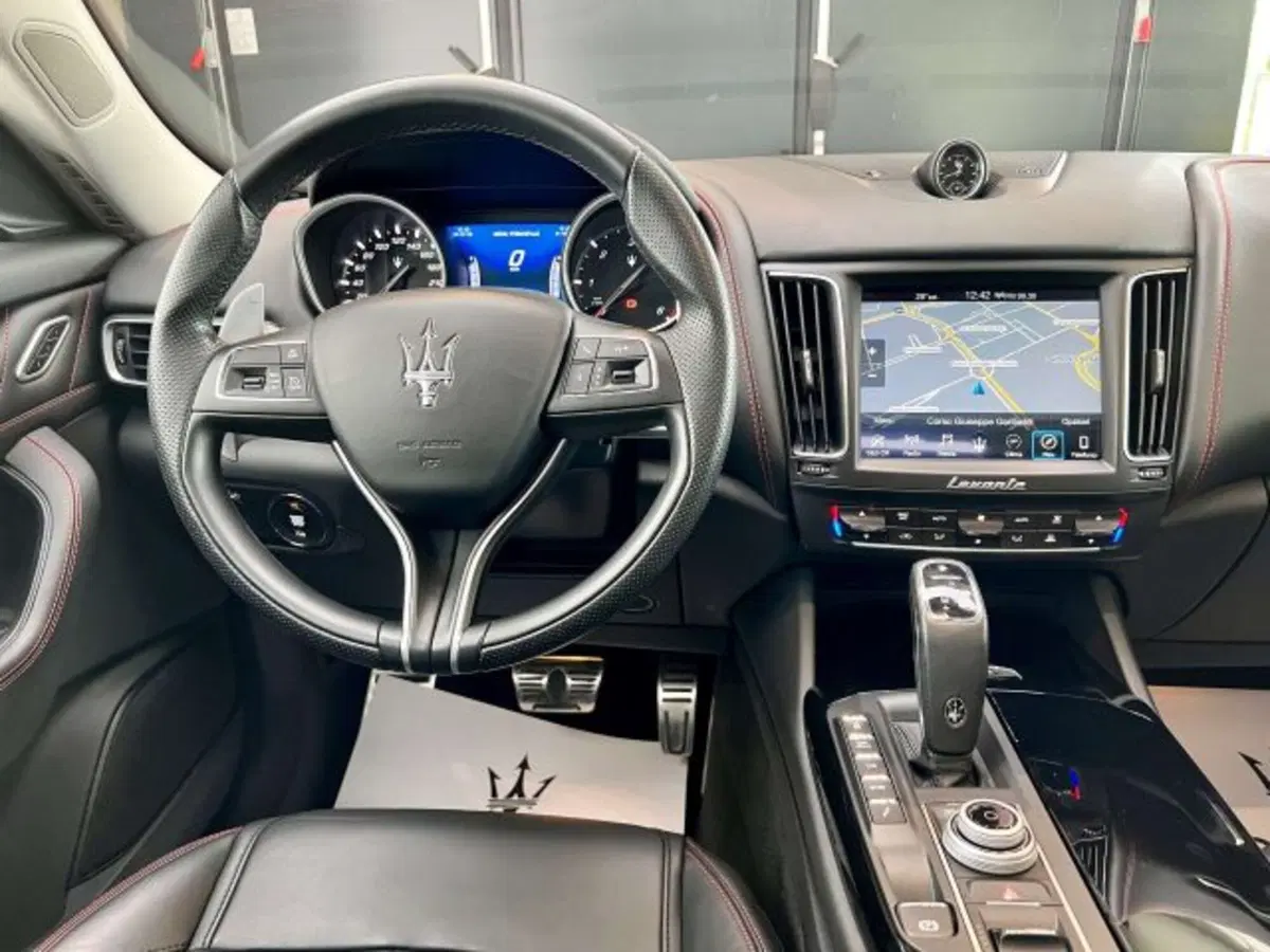 Maserati Levante usata a Torino (14)