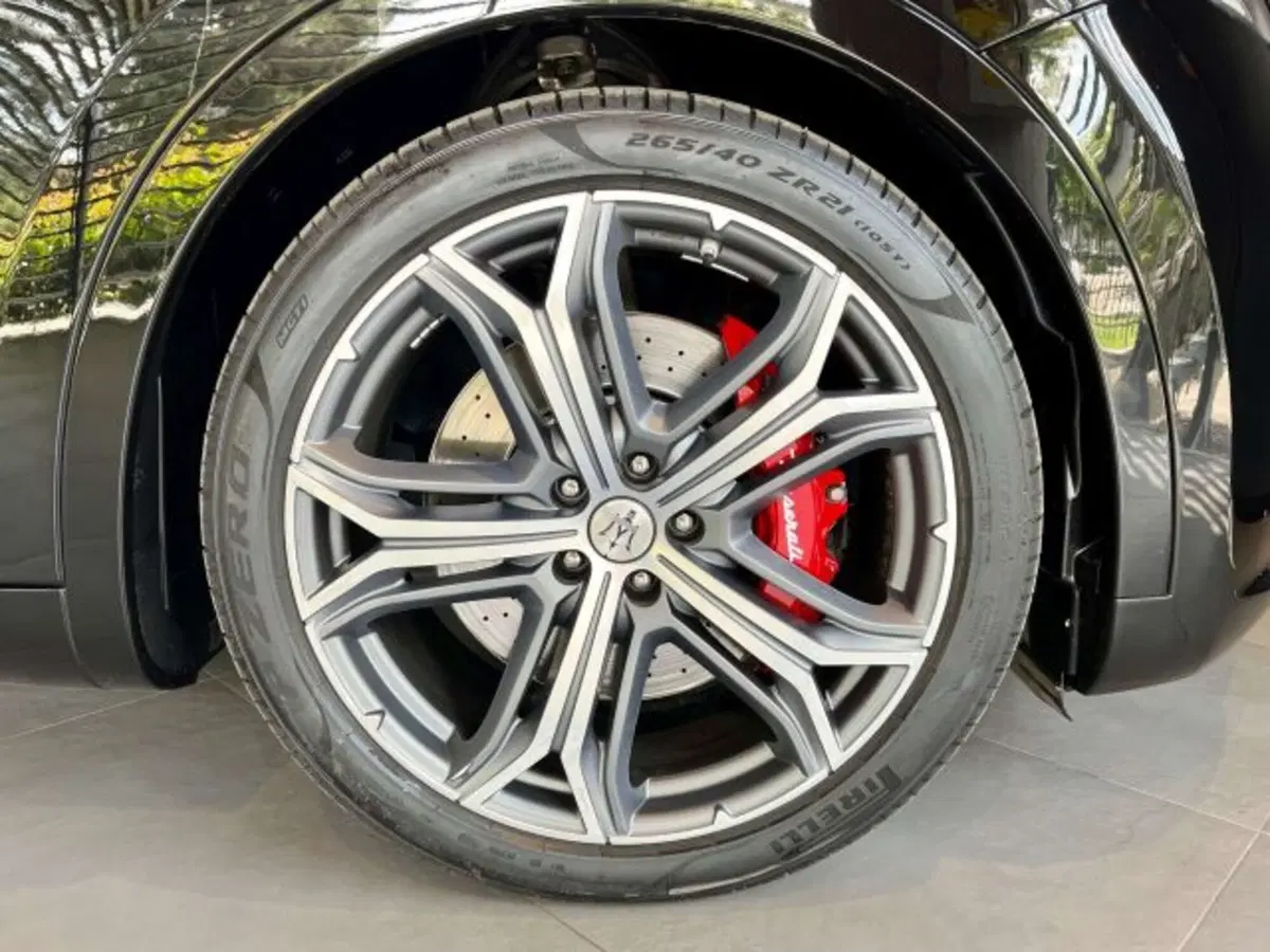 Maserati Levante usata a Torino (4)