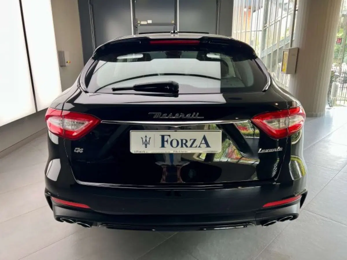 Maserati Levante usata a Torino (6)