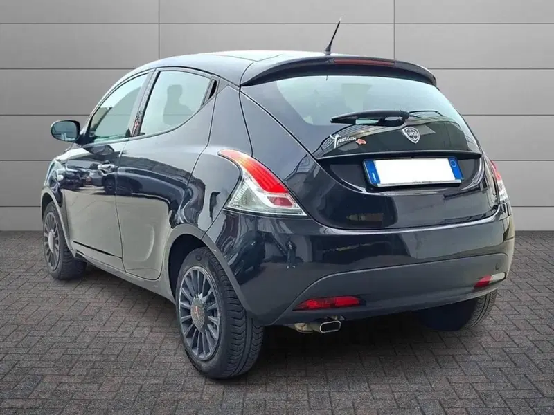 Lancia Ypsilon usata a Torino (2)