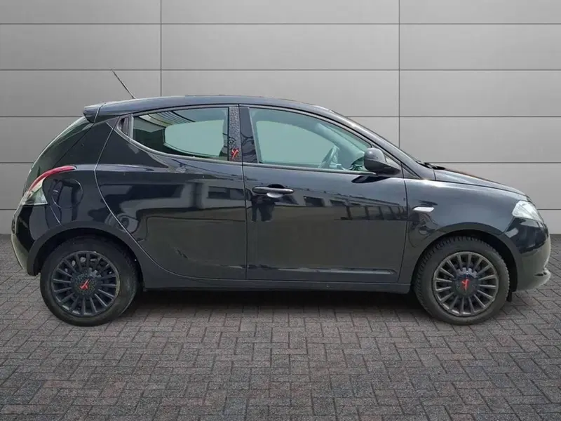 Lancia Ypsilon usata a Torino (5)