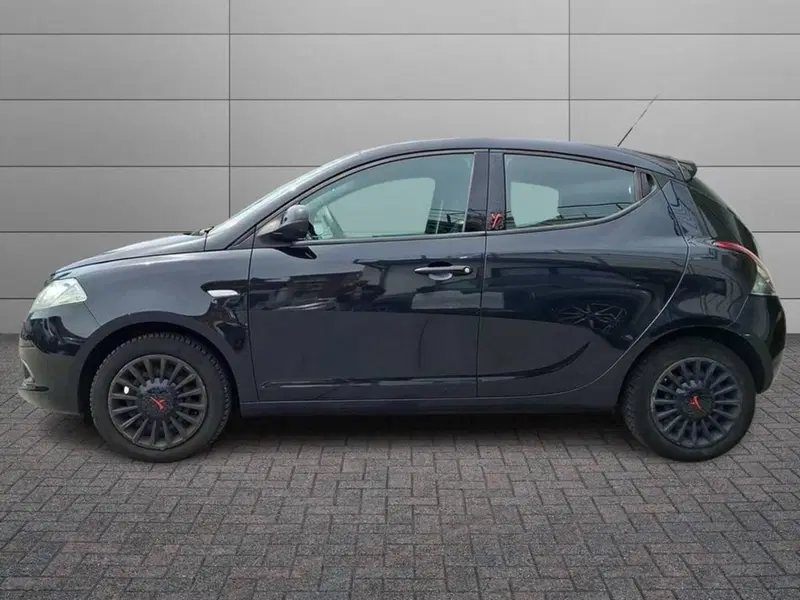Lancia Ypsilon usata a Torino (6)