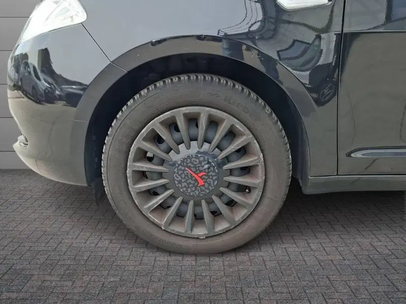 Lancia Ypsilon usata a Torino (7)