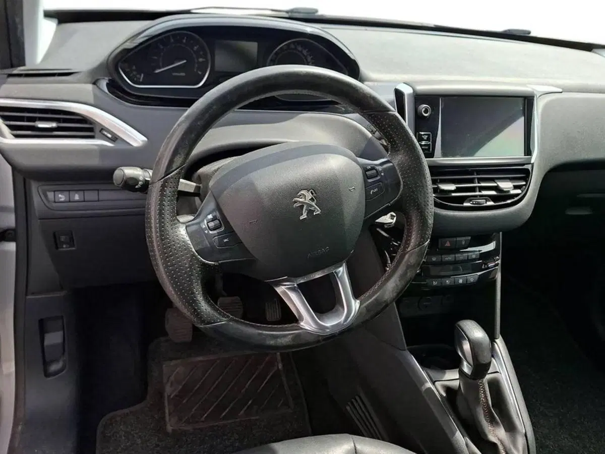 Peugeot 208 usata a Torino (11)