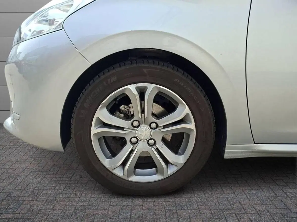 Peugeot 208 usata a Torino (7)