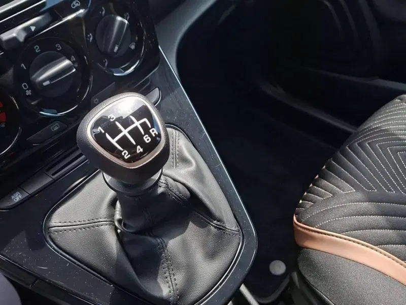 Lancia Ypsilon usata a Torino (10)