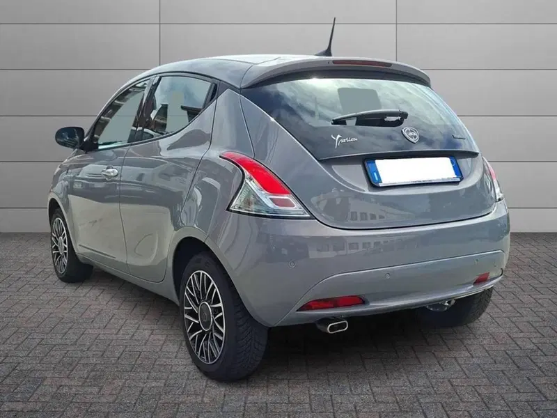 Lancia Ypsilon usata a Torino (2)