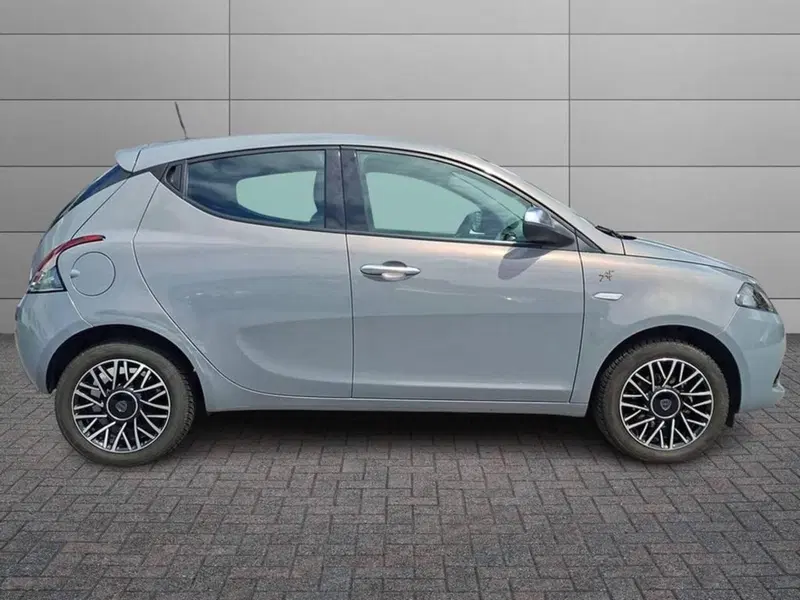 Lancia Ypsilon usata a Torino (5)