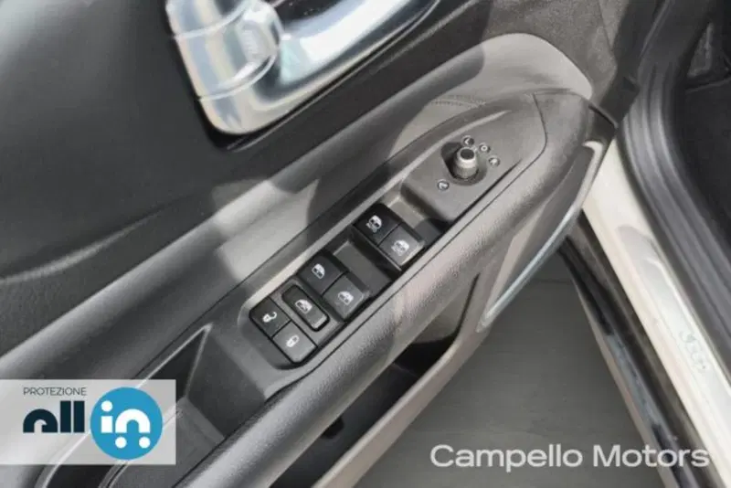 Jeep Compass usata a Venezia (17)