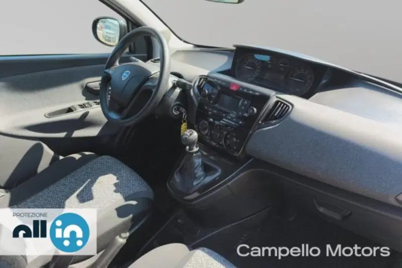 Lancia Ypsilon usata a Venezia (11)