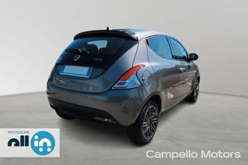 Lancia Ypsilon usata a Venezia (3)