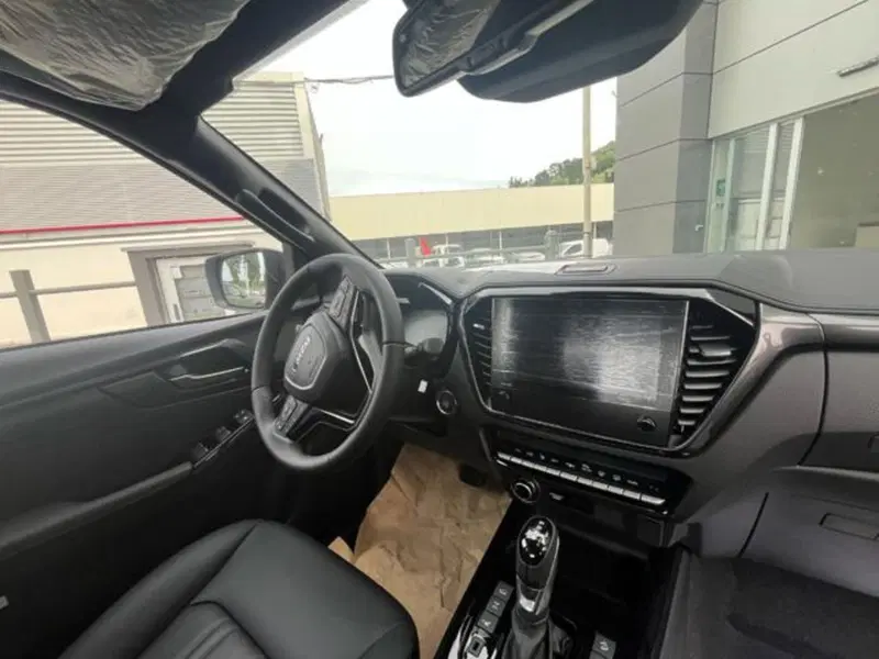 Isuzu D-Max Pick-up nuova a Lucca (4)