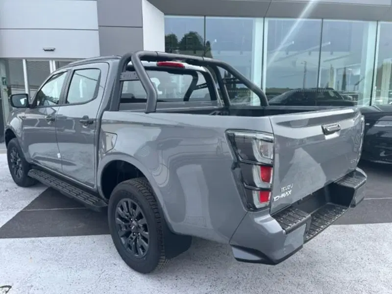 Isuzu D-Max Pick-up nuova a Lucca (5)