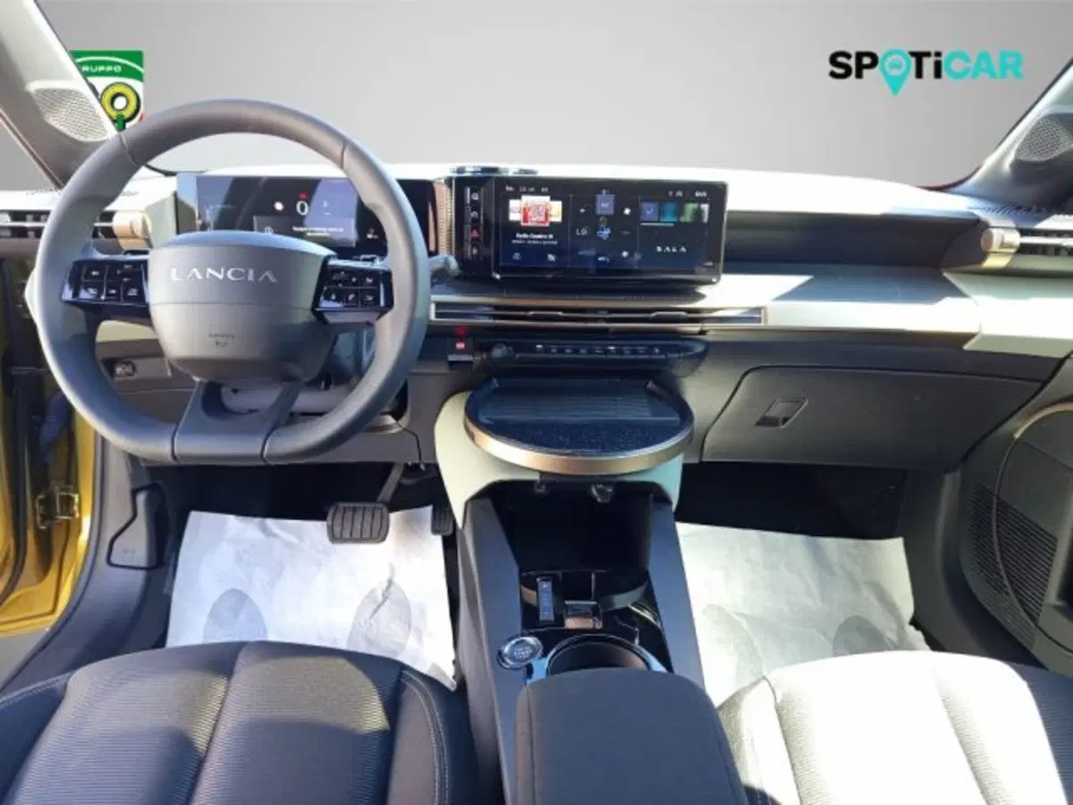 Lancia Ypsilon nuova a Frosinone (16)