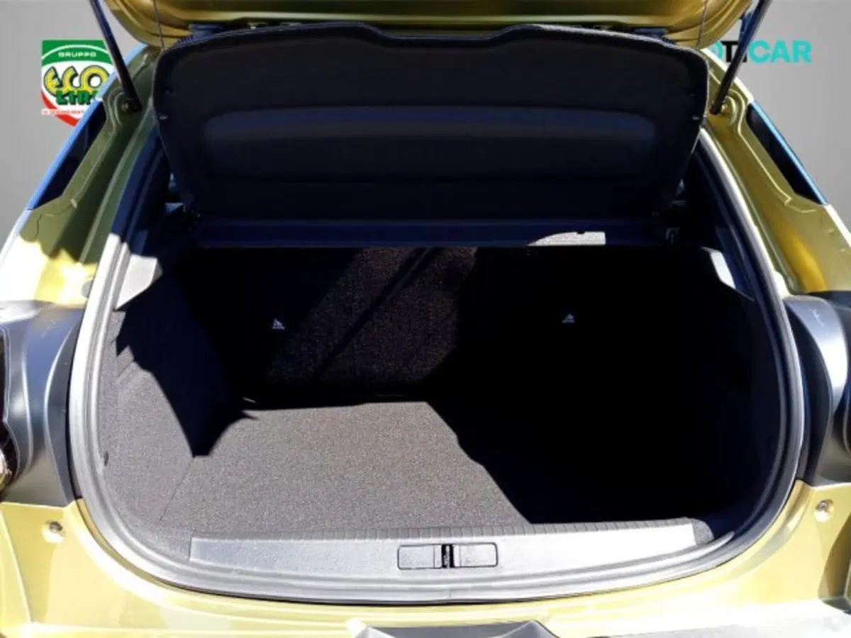 Lancia Ypsilon nuova a Frosinone (6)