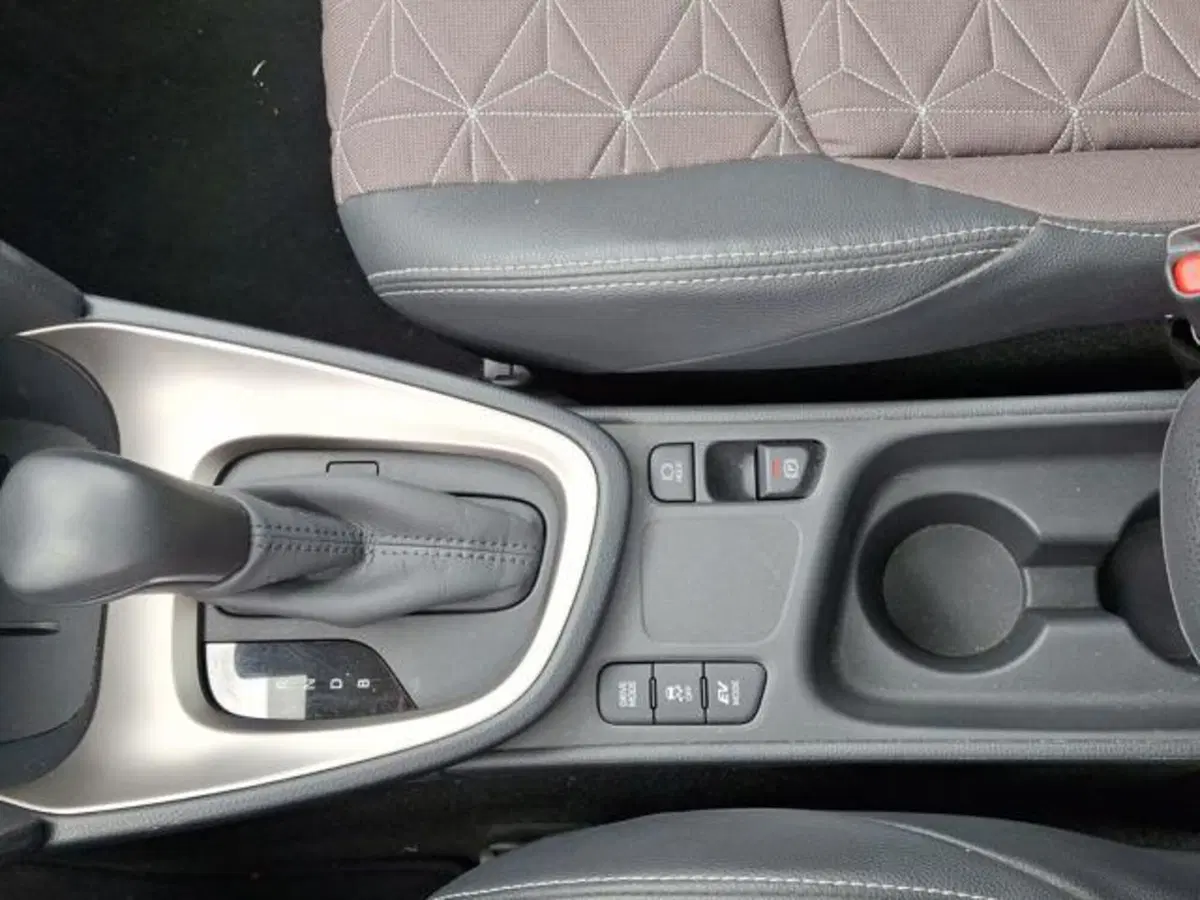 Toyota Yaris Cross usata a Roma (16)