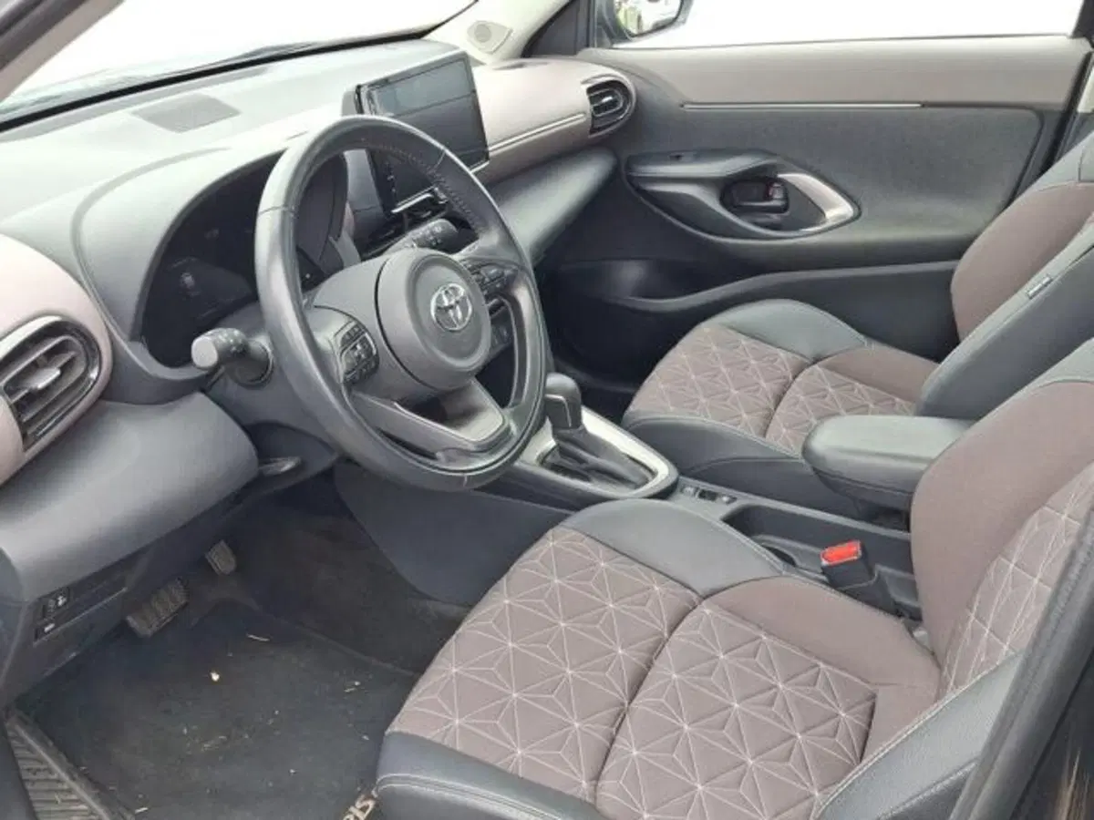 Toyota Yaris Cross usata a Roma (6)