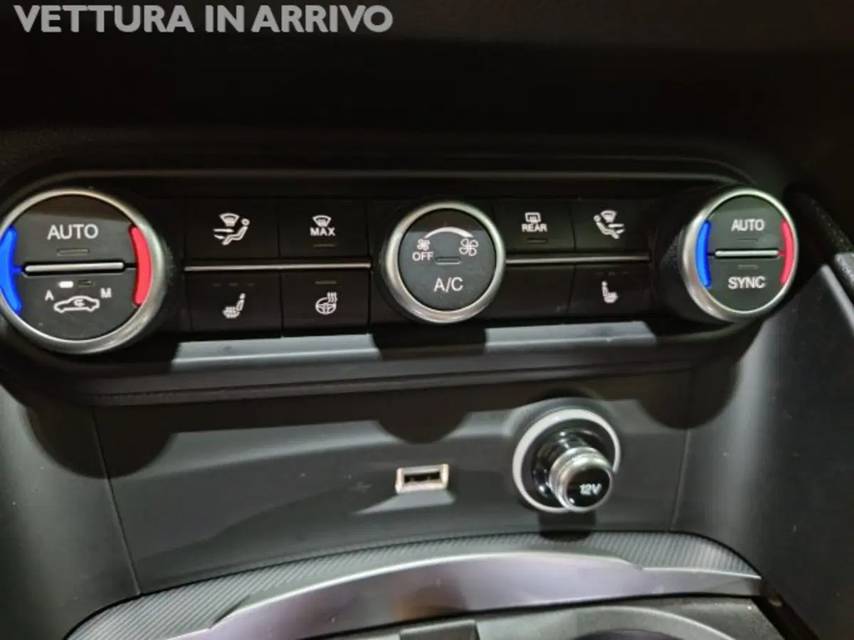 Alfa Romeo Stelvio usata a Modena (10)