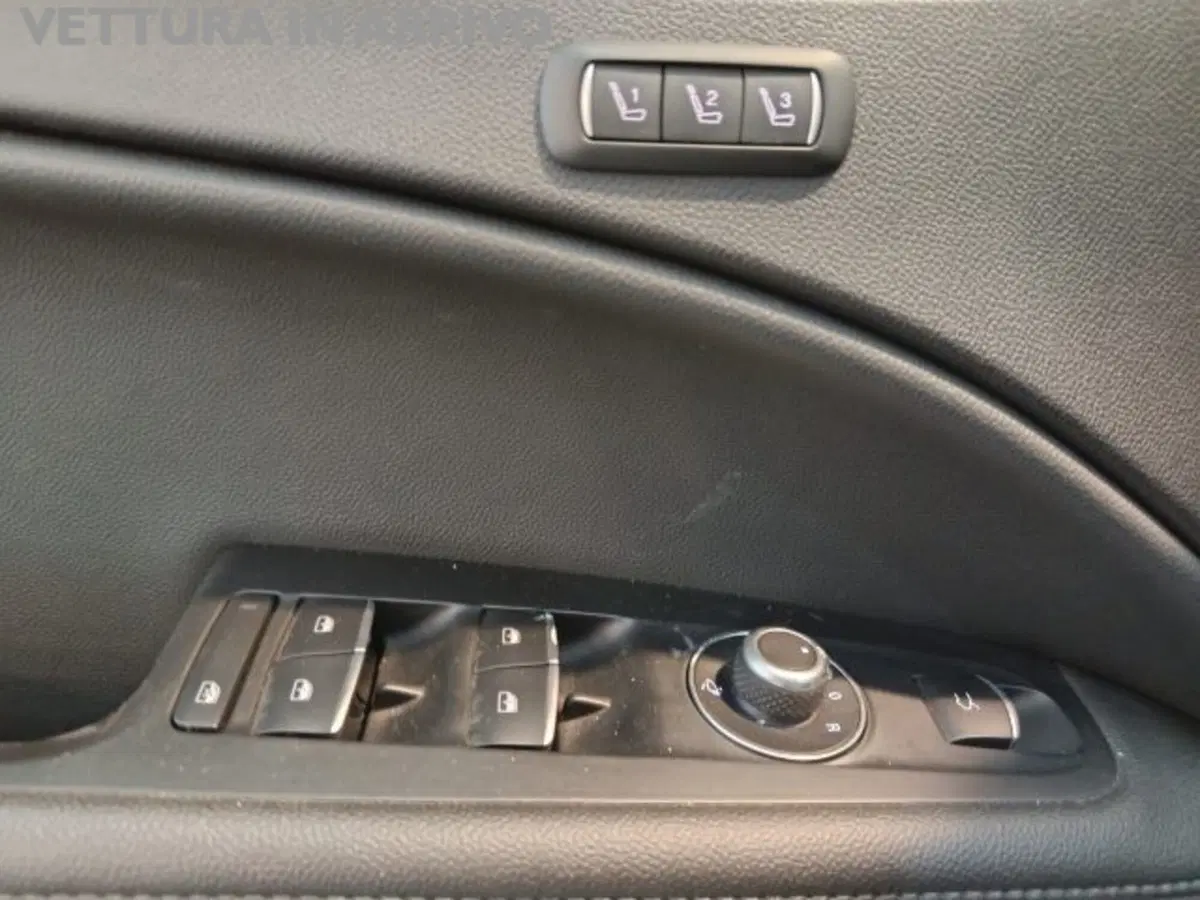 Alfa Romeo Stelvio usata a Modena (11)